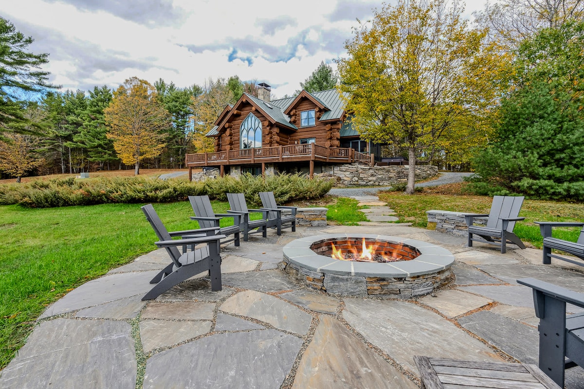 Spruce Moose Lodge, Custom Log Cabin with Hot Tub - Houses for