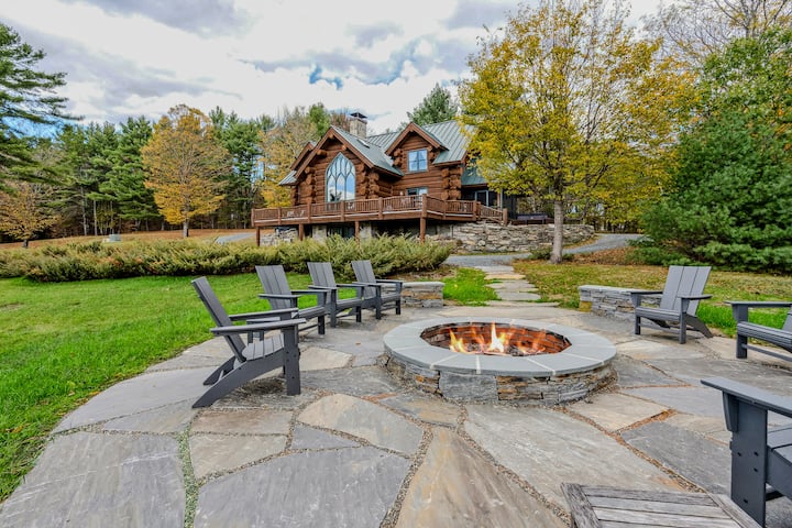Spruce Moose Lodge, Custom Log Cabin with Hot Tub