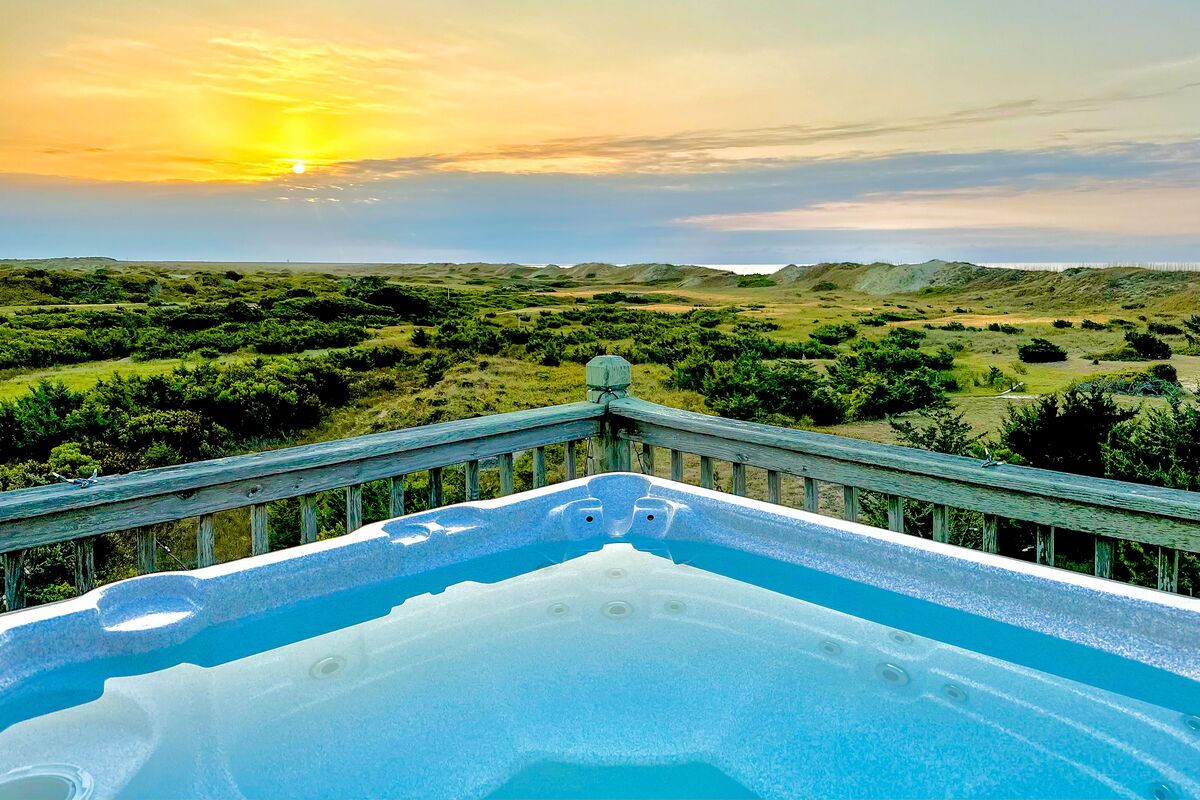 4BR Home Steps from the Oceanfront