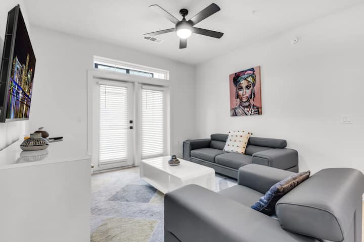 Peaceful 2br By The Bay | Pool & Coastal Vibes - Apollo Beach, FL