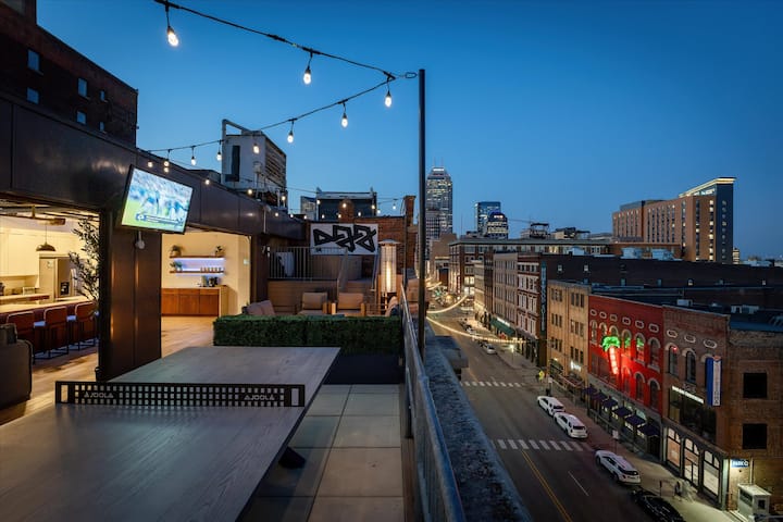 Downtown Indy Double Unit Penthouse Near Icc - Indianapolis, IN