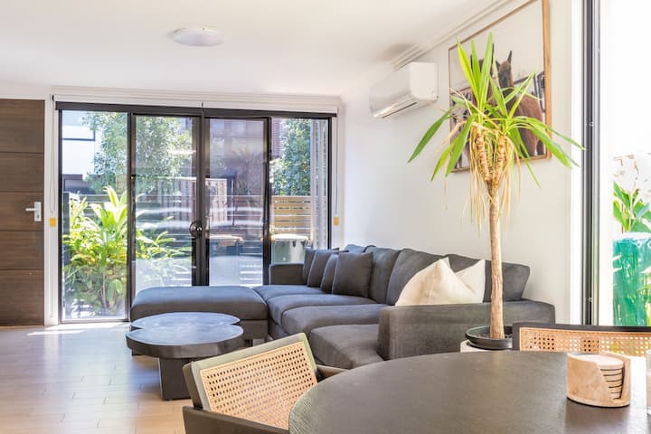 East Village Poolside Urban Ease 15 Min To Airport - Brisbane