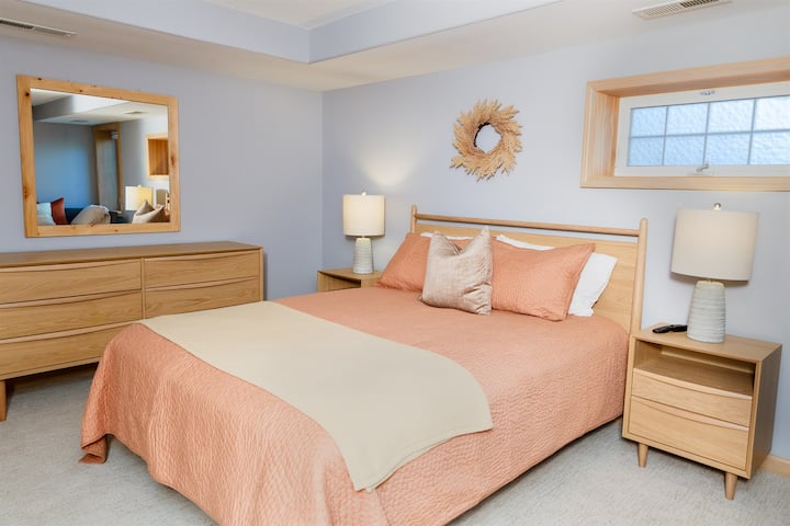 Dormitorio 3 con cama tamaño queen (48" hdtv no se muestra)