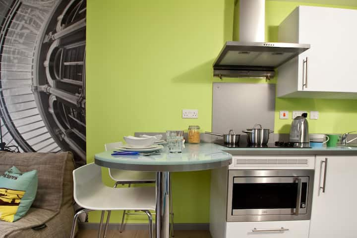 Student Only Snug Studio At Summit House Cardiff - Cardiff