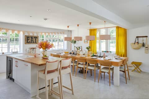 Priory Coach House - coastal retreat