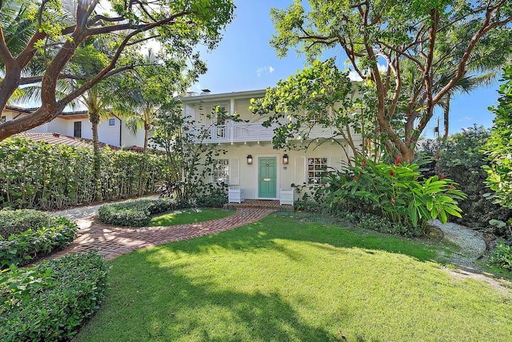 Lakewood Place - Poolside Escape + Private Casita - West Palm Beach, FL