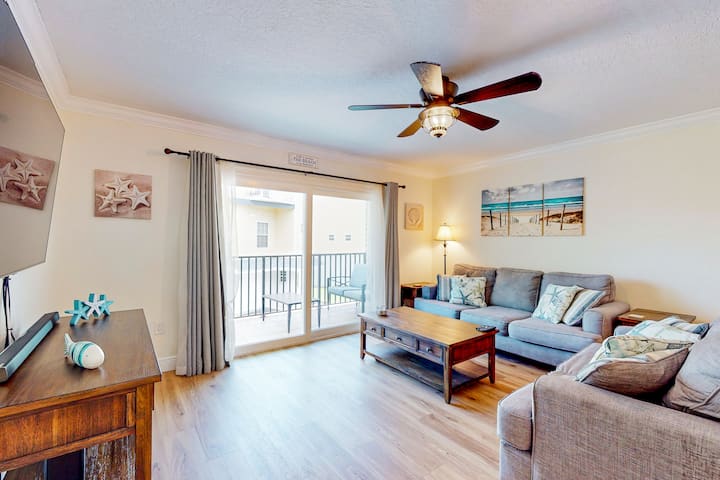 Flip Flops & Fun | Bay-view Pool Across From Beach - Indian Shores