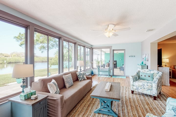3br Tropical Waterfront Retreat W/private Dock - Largo, FL