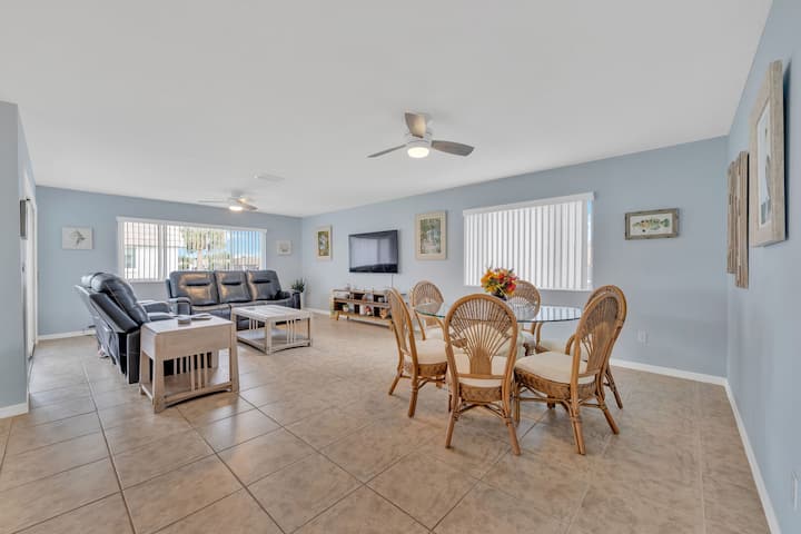 Paradise Palms, A Spacious 2 Bed, 2 Bath Villa 55+ - Sarasota