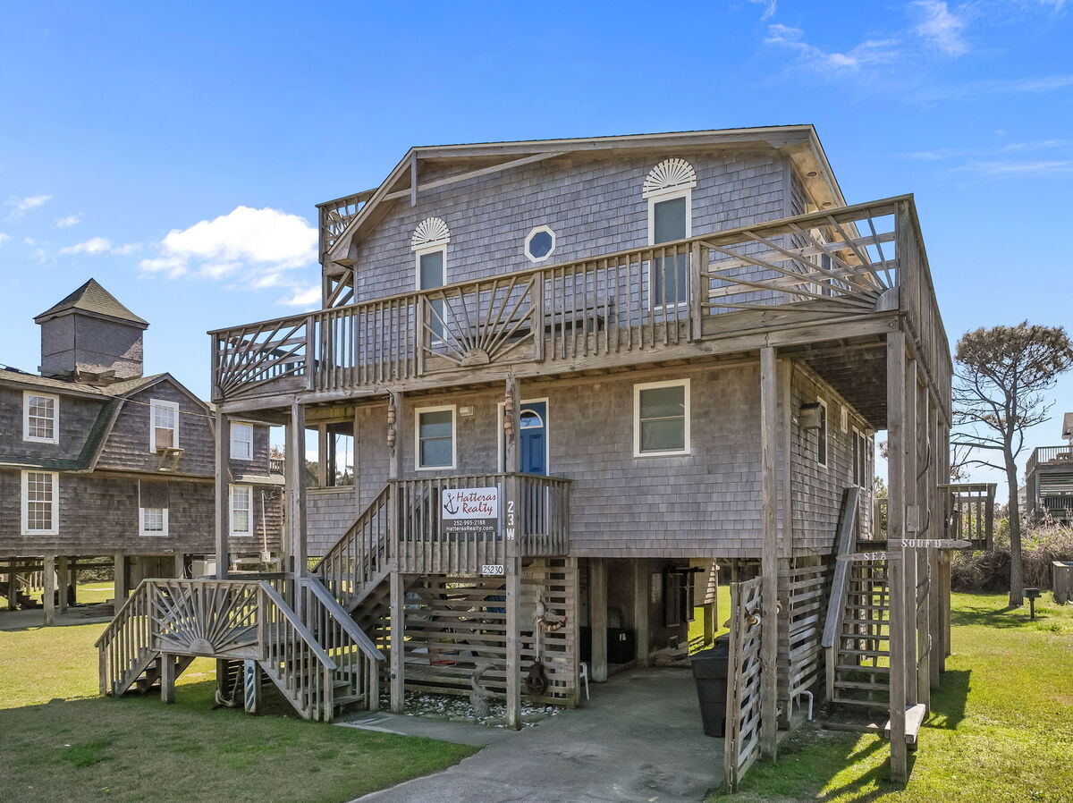 3BR | Dog Friendly | Decks | Arcade Game | W/D