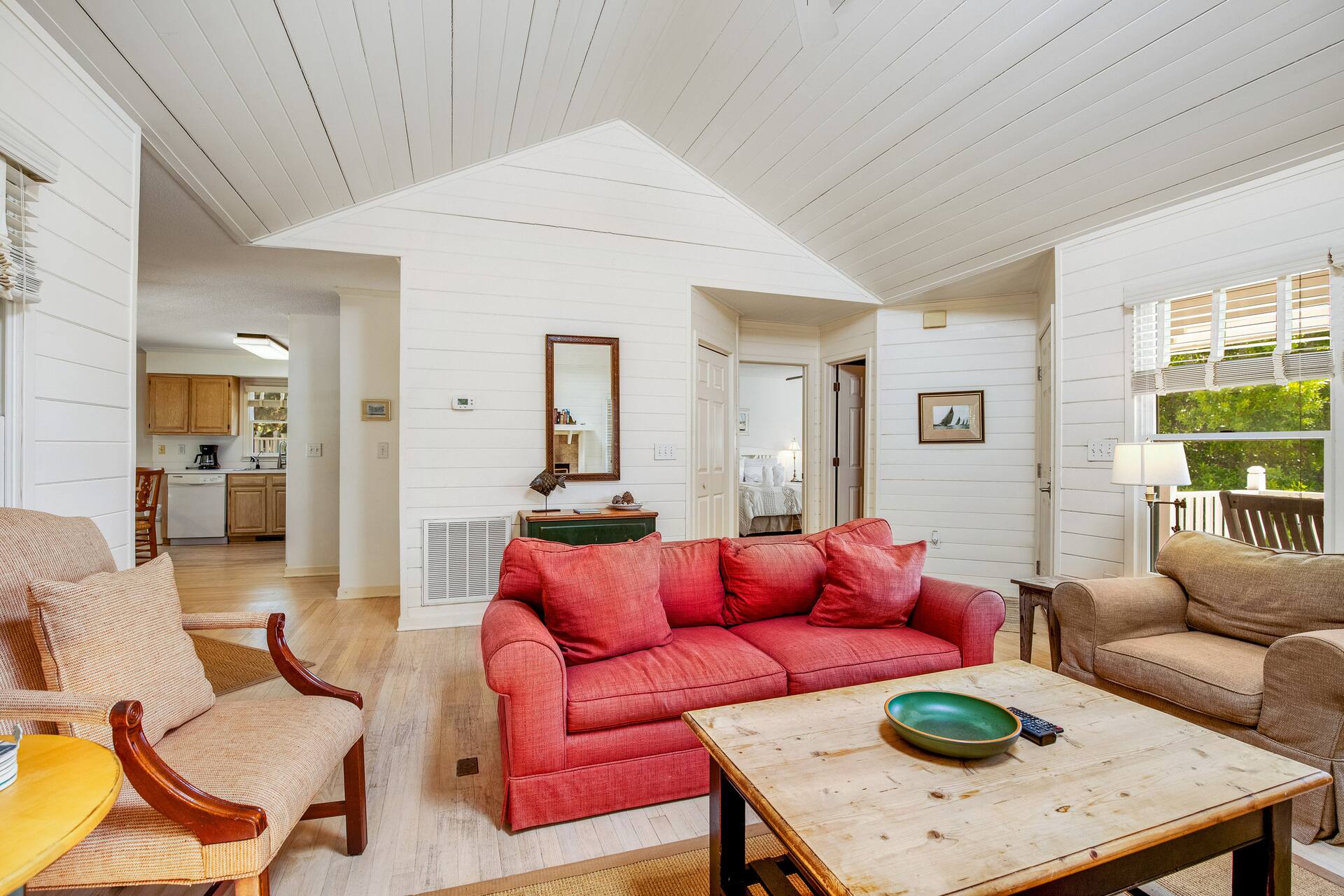 Casual cottage w/screened porch & shared pool - wa — photo 5