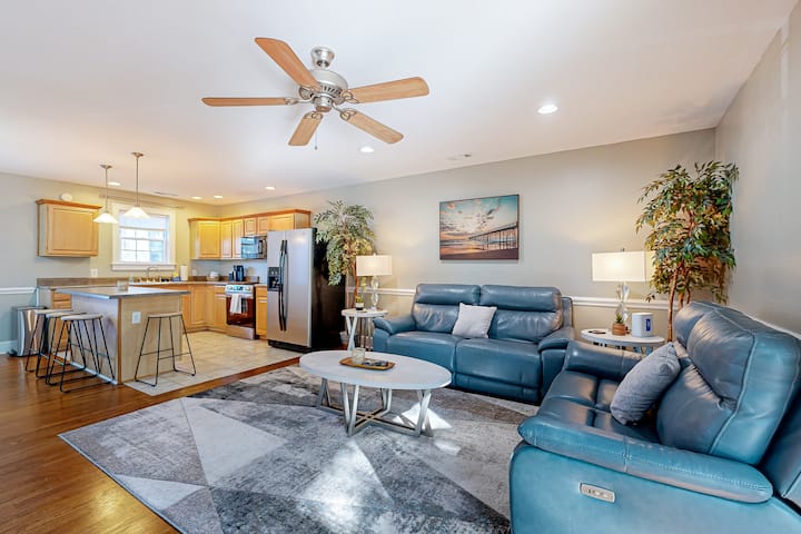 Dog-friendly Home In North Charleston W/ Backyard - North Charleston, SC