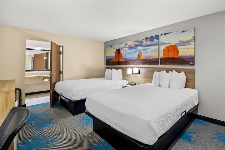 2 Queens| Days Inn By Wyndham Tucson Airport - Tucson, AZ