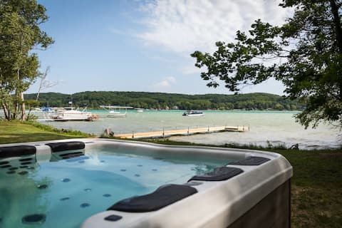 Little Glen Cottage|Lakefront|Hot Tub|Dog Friendly