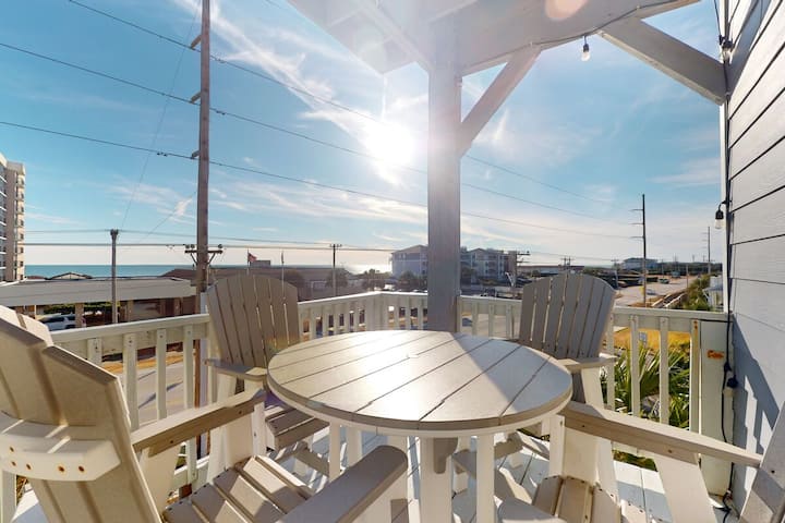 Pelican Point: Ocean View Condo With Pool - Pine Knoll Shores, NC