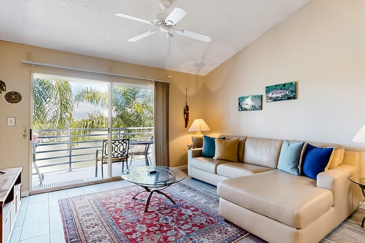 Family-friendly Condo W/ Golf Views, Pool & Wifi - St. Petersburg, FL