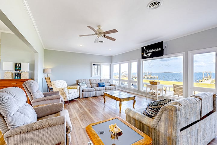 Living Water Estate: Waterfront Home W/dock - Atlantic Beach, NC