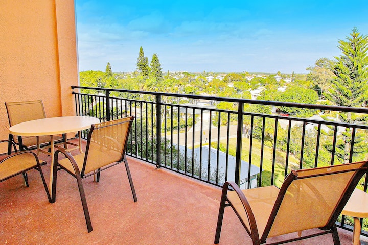 John’s Pass Waterfront Condo W/ Marina Views - Treasure Island, FL