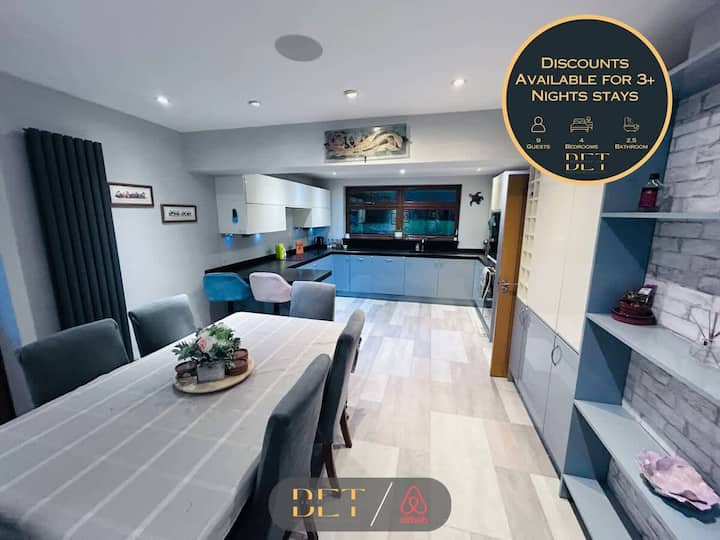 4 Bedroom House With Free Parking - Sussex