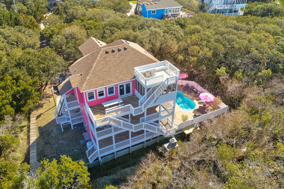 7BR Soundview | Private Pool | Hot Tub