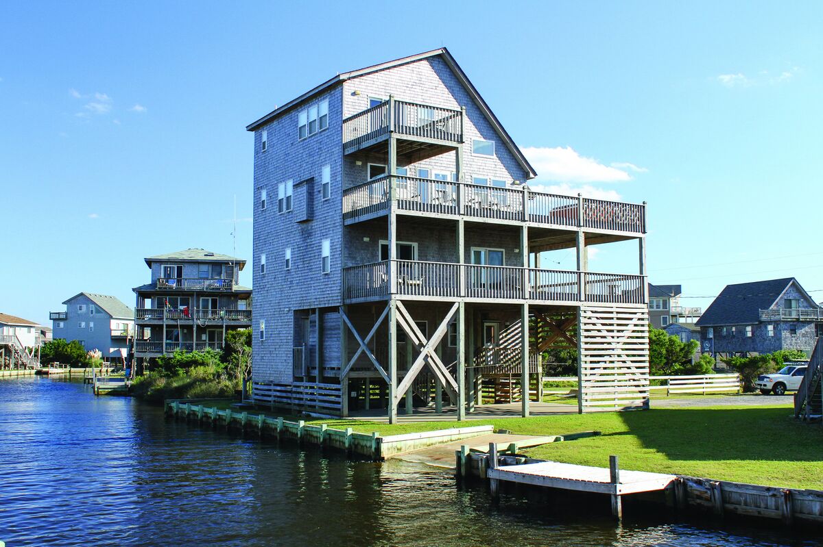 Custom 5BR Waterview | Pool | Hot Tub | W/D