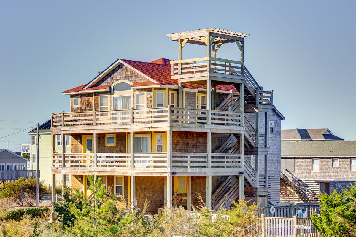 4BR | Private Pool | Hot Tub | Balcony | Game Room
