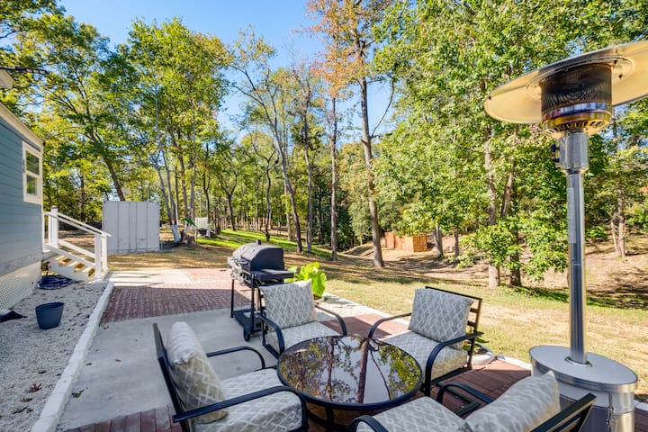 Walk to MIR: Wooded Group Escape w/ Deck + Bar! - Houses for Rent in ...