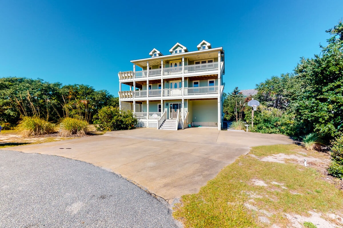 Lucky Catch:7BR Waterview | Private Pool | Hot Tub