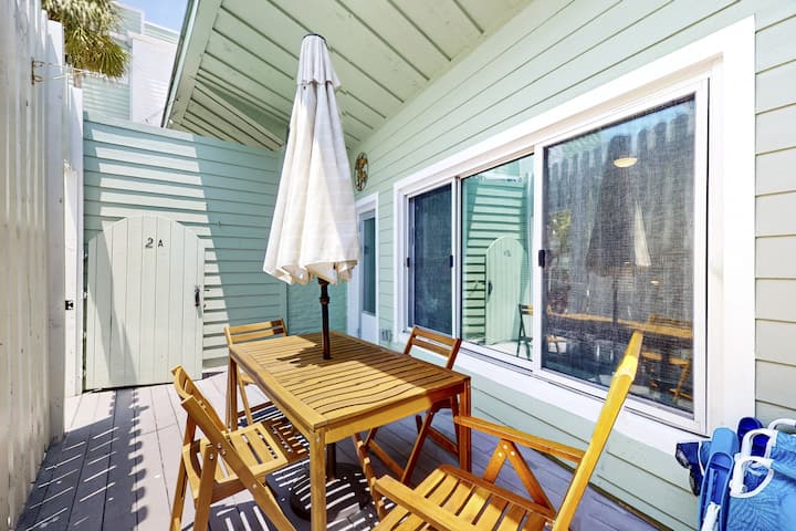 Enchanting Condo W/ Kitchen & Private Yard - Indian Shores, FL