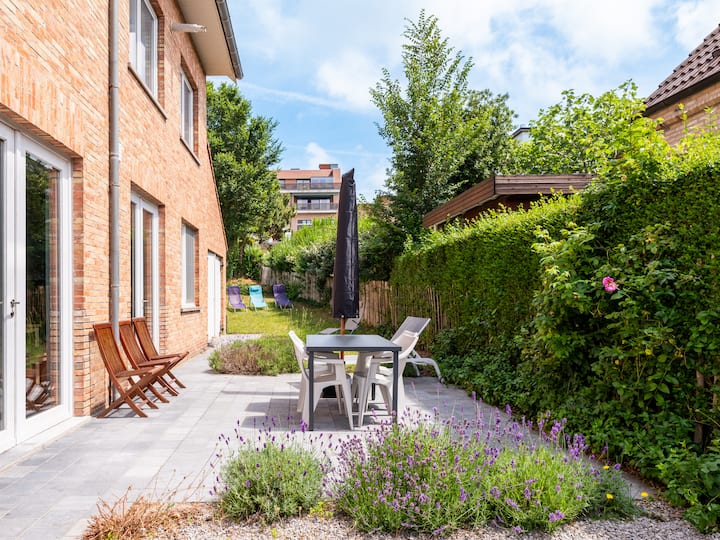 Appartement Rénové Avec Terrasse Et Jardin - De Panne