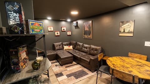 Successful Airbnb property: Stylish 4BR Haven Near AUC and Downtown ATL in Ashview Heights