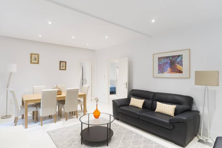 Groseko, next to La Zurriola beach gallery image 5