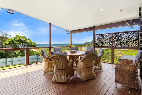 Whale Watcher - Beachfront with Spa
