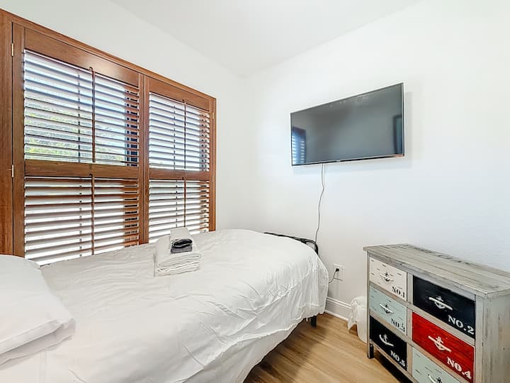 ห้องนอนรองพร้อมสมาร์ททีวี