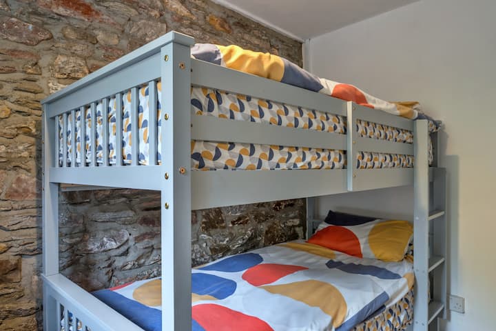 საძინებელი 4