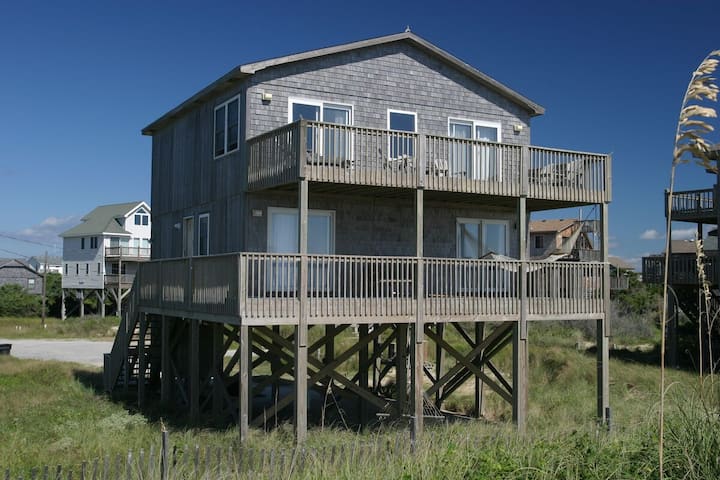 4br Oceanfront | Dog Friendly | Deck | Ac - Frisco, NC