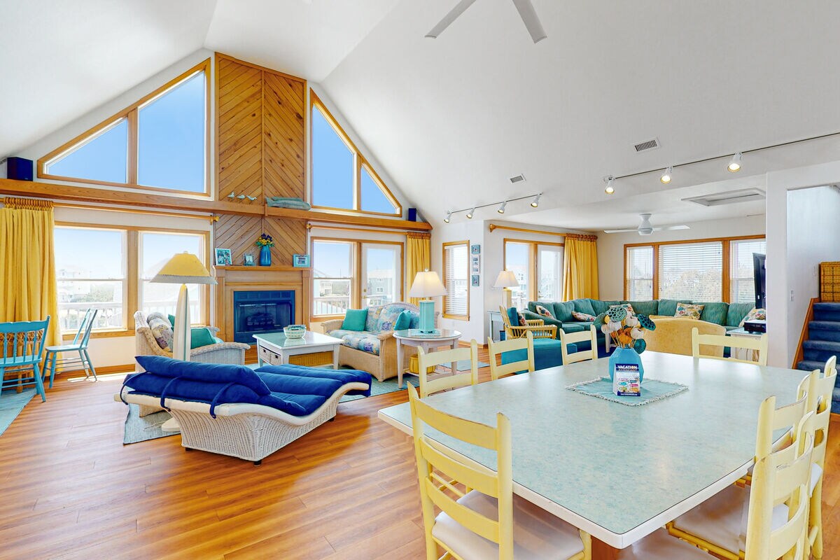 Beautiful 4BR Dog Friendly | Hot Tub | Elevator