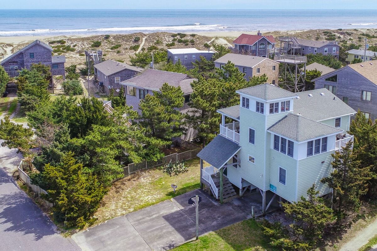 Sea Tower 113: Near Beach, Hot Tub, Community Pool