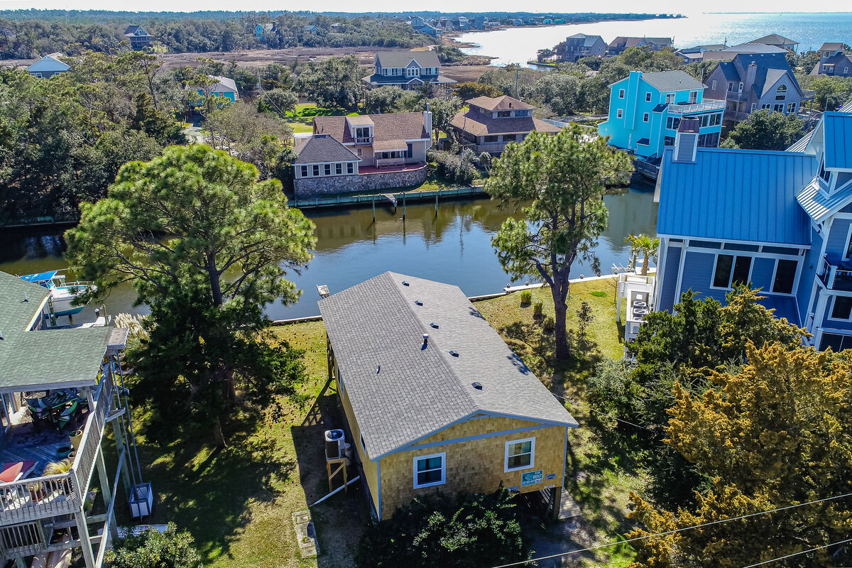 Scenic Waterfront 3BR | W/D | Dock | Fast WiFi