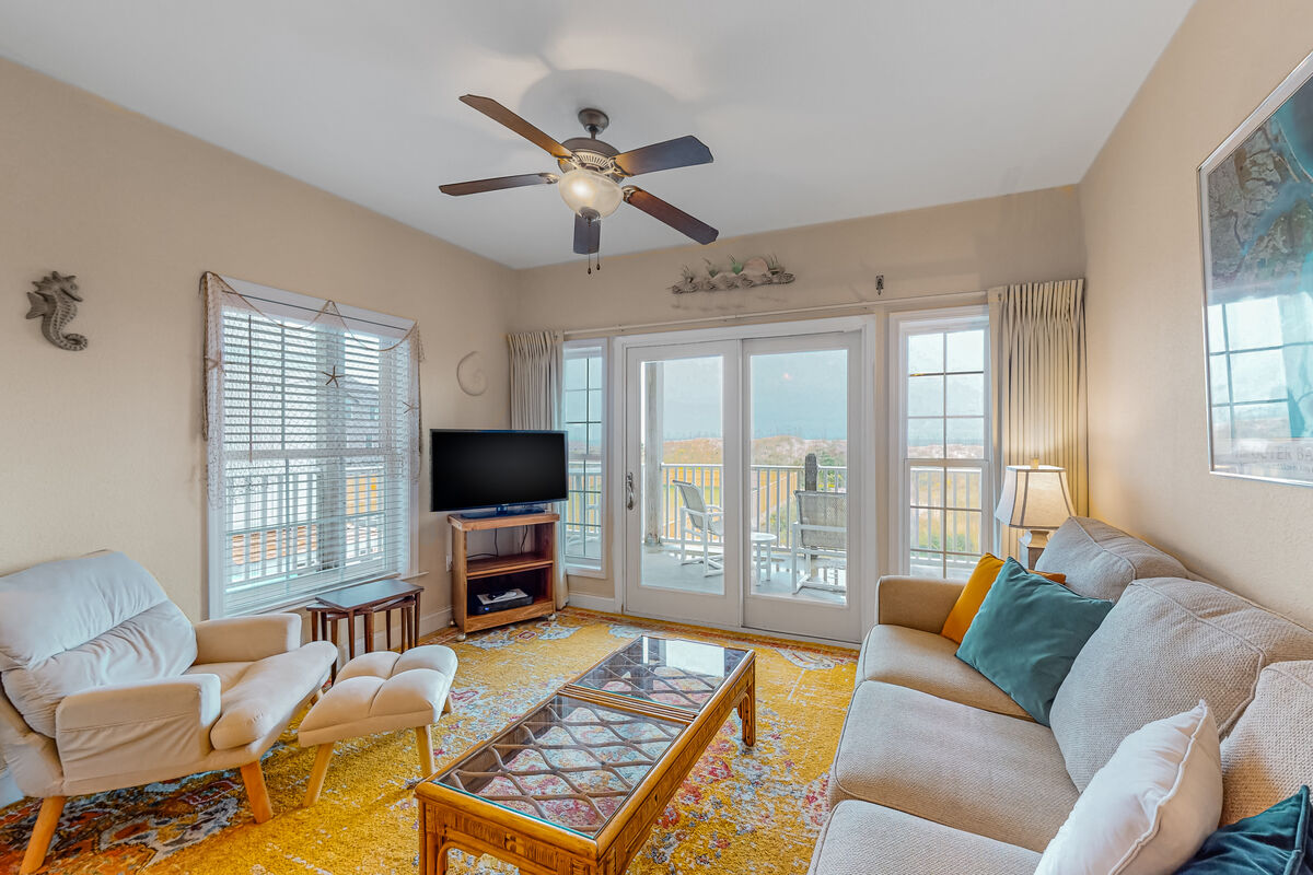 2BR Oceanfront | Balcony | Pool | Pool Table