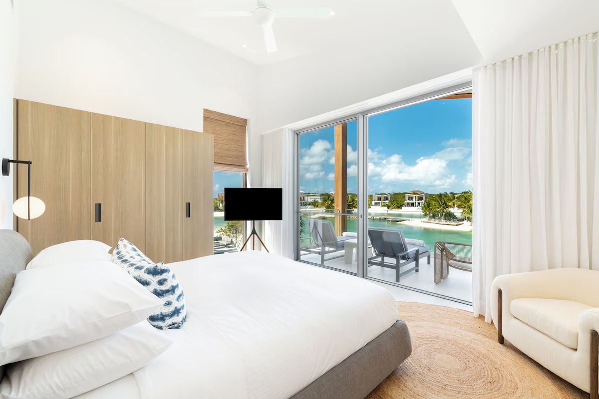 Sail the Turquoise | Stay in Blissful Oasis w/Pool