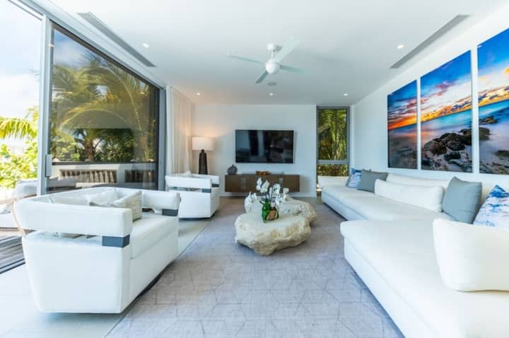 Relaxing Villa w/Pool | Serenity by the Sea