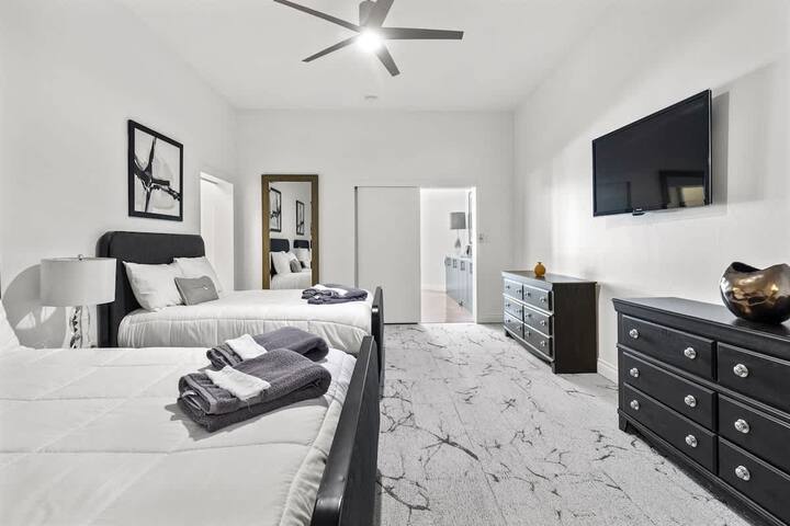 The Aristocrat – 3800 sqft Denver Loft w/ HUGE Pat gallery image 5