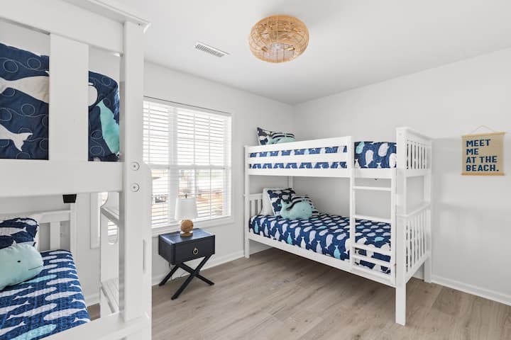 14 — საძინებელი 2 — მეორე სართული (ორსართულიანი საწოლები)