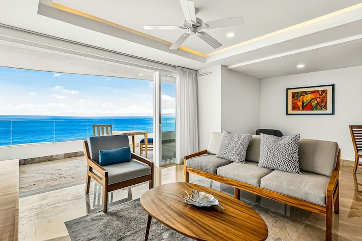 Apartamento De 2 Dormitorios Con Vistas Al Mar Y Piscina Infinita En La Apartamento De 2 Dormitorios Con Vistas Al Mar Y Piscina Infinita En La