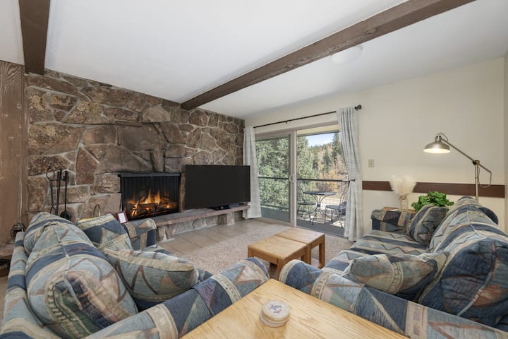 Winter Park Condo W/ Fireplace, Centrally Located - Winter Park, CO