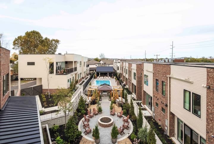 Rooftop Resort • Pool, Firepit • 7-min To Broadway - Nashville, TN
