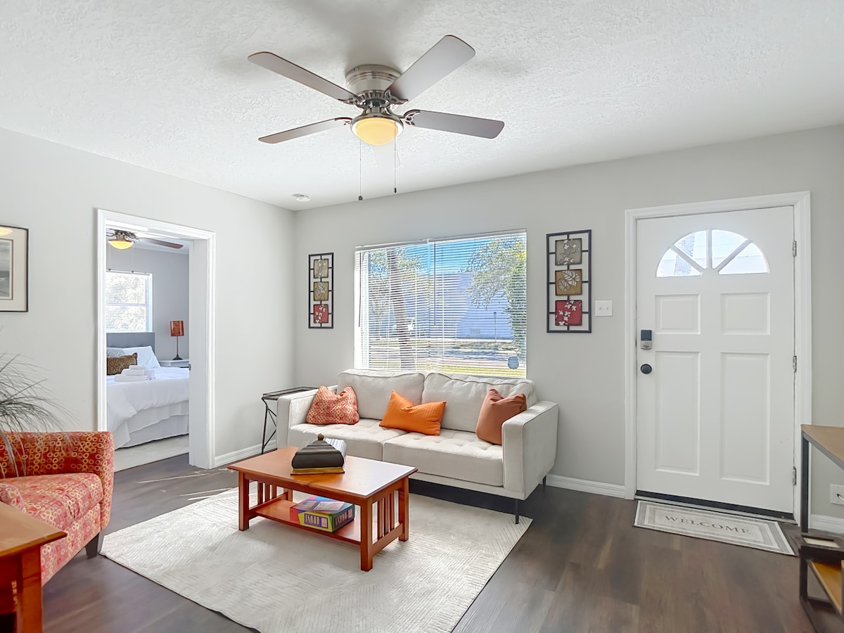 Top Airbnb: Pool, Waterfront Community, Palmetto Beach #2 in Palmetto Beach