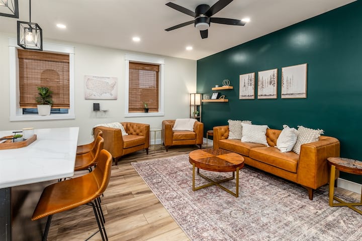 Stylish 1br Downtown • Near Garden Of The Gods - Harrisburg, IL