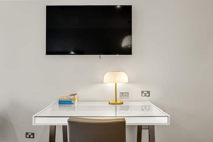 Your dedicated workspace for a perfect WFH experience, with a view.